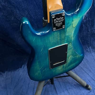 Schecter Traditional Pro Maple in Transparent Blue Burst Pre-owned image 8