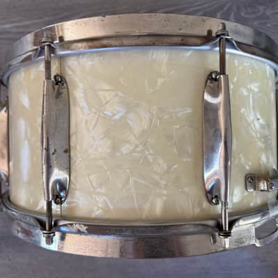 WFL Ludwig 1940s Era Zephyr Lug Snare Drum 7x14 White Marine Pearl image 3