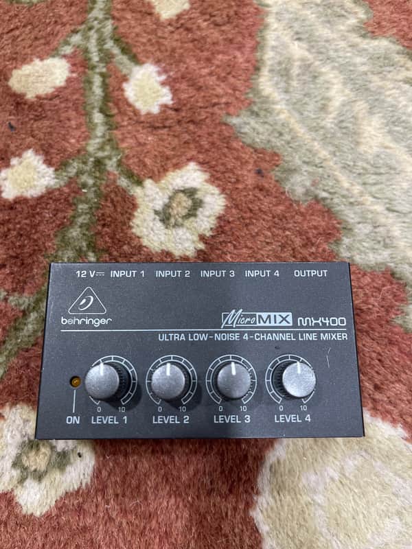 Behringer MICROMIX MX400 Ultra Low-Noise 4-Channel Line Mixer