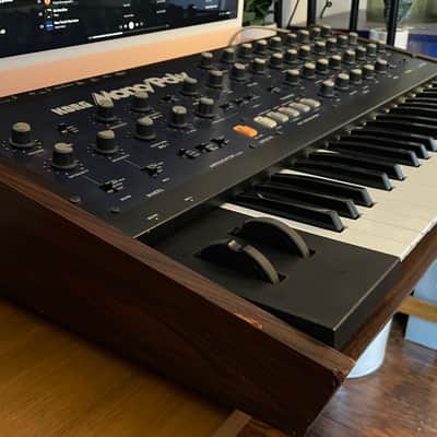 Korg Mono/Poly 1980s - Blue image 3