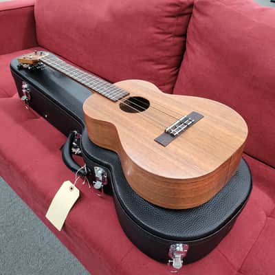 Kamaka Baritone Ukulele HF4 with Case 2025 - Solid Koa image 3