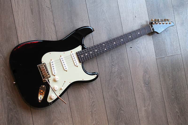 SUHR "Classic S SSS Gold Hardware, BKG" GIGBAG image 1