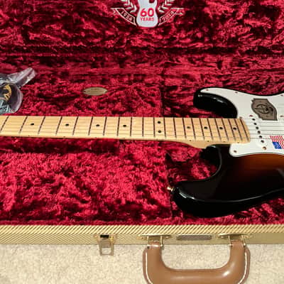 Fender 60th Anniversary Commemorative American Standard Stratocaster with Gold Hardware, Maple Fretboard 2014 - 2-Color Sunburst image 3
