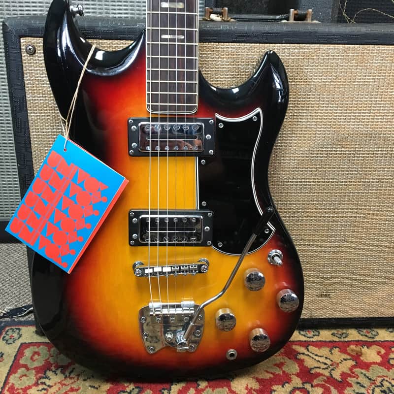 Univox Badazz Electric Guitar U1820 1971 S-100 Sunburst w case and