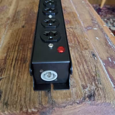 FCS PL1-420WH Power Link AC Outlet Strips Powercon to Edison image 4