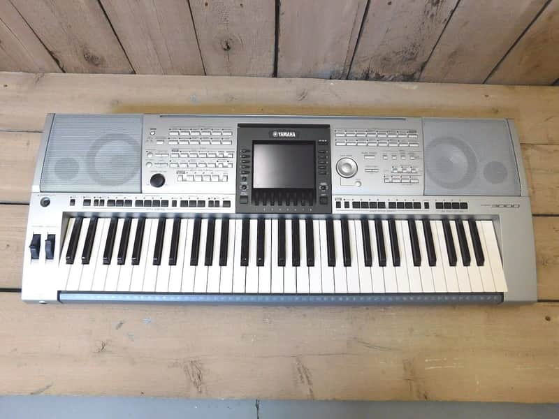Yamaha PSR-3000 61-Key Arranger Workstation Keyboard WITH FLIGHT CASE!! image 1