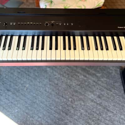Roland ep-70 Digital Piano image 4