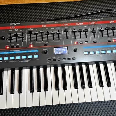 Roland Juno-X 61-Key Programmable Polyphonic Synthesizer 2022 - Present - Black