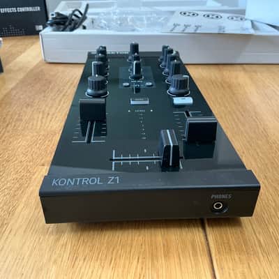 Native Instruments Traktor Kontrol Z1 2010s - Black image 4