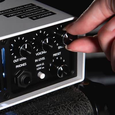 Two notes / Captor X + / Compact Reactive Load Box (16Ω), Attenuator, DynIR Cab Sim, IR Loader & Stereo Expander / A-Stock image 25