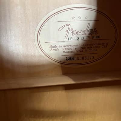 Squier Hello Kitty Dreadnought Acoustic Pink + Strap And Original Box image 4