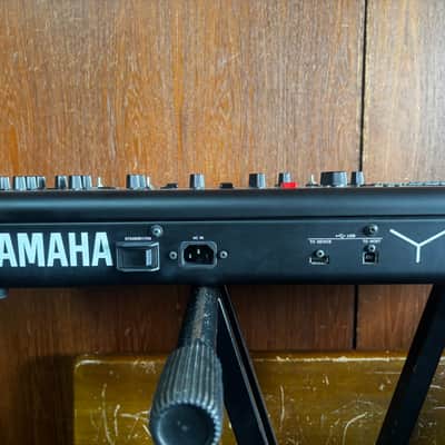 Yamaha YC61 61-Key Compact Stage Keyboard w/ box image 8
