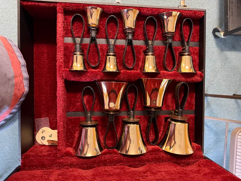 Schulmerich Handbells Case B 2nd Octave G4-B4 & C#6-G6 Mid 2010s - Brass image 1