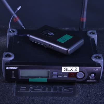 Shure SLX4 Receiver w/ Carrying Case image 2