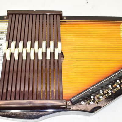 Chromaharp by Rhythm Band 15-Chord Autoharp w/ Accessories image 5