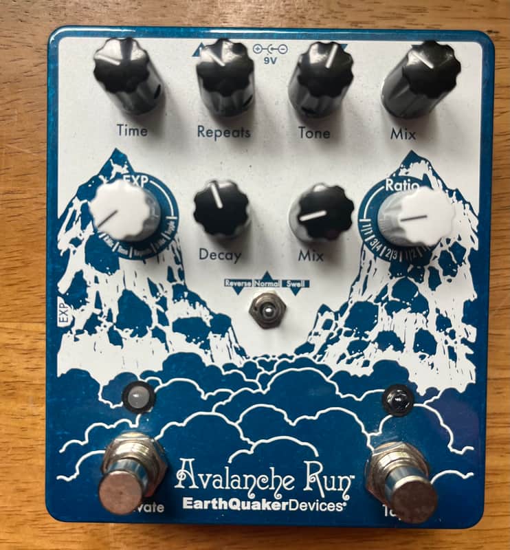 EarthQuaker Devices Avalanche Run Stereo Reverb & Delay with Tap Tempo Limited Edition 2016 - 2017 - White Sparkle / Black Print image 1