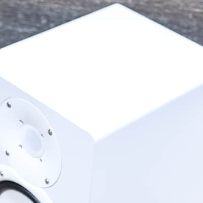 Yamaha HS7 (White) Powered Studio Monitor 2-Way Bi-Amplified 6.5" Studio Monitor image 5