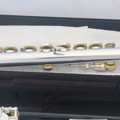 Yamaha YFL-222 Standard Silver-plated Flute *Cleaned & Serviced *Ready to play image 12