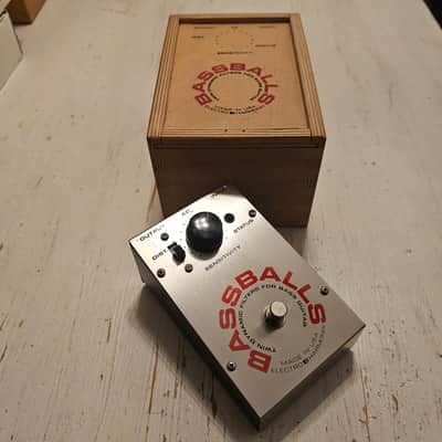 Electro-Harmonix Bassballs Twin Dynamic Filter For Bass Guitars image 1