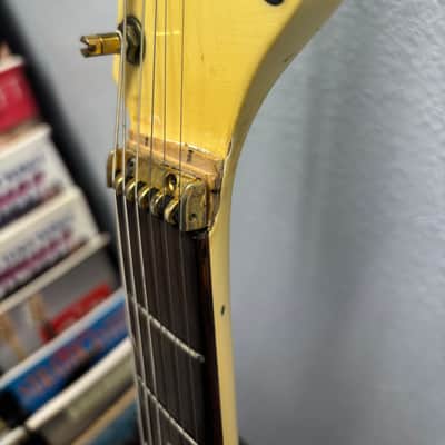 Aria Pro II XX Deluxe V Shape Yngwie Inspired added Gibson Pickup - Off white image 5