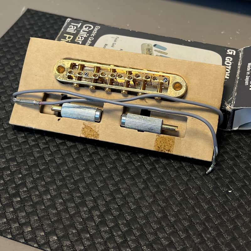 Gotoh 510BZ Piezo Guitar Bridge Gold