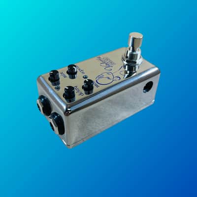 Red Witch Violetta Delay image 3