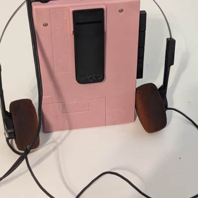 Sanyo M GP24 Pink Vintage Walkman 80s + Original Headphones (Serviced & 100% Working) image 3