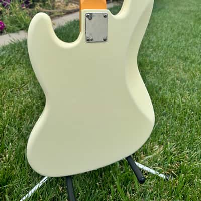 Fender Custom Shop 1961 Jazz Bass Closet Classic Custom Shop 2012 - Artic White Nitro (Relic Checking) image 13