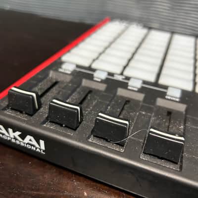 Akai APC Mini MKII MIDI Controller 2023 - Present - Black image 15