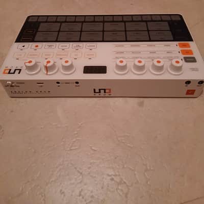 IK Multimedia UNO Drum Analog/PCM Drum Machine 2019 - Present - White / Black image 2
