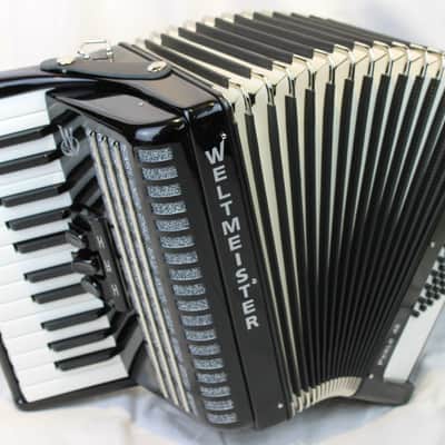 NEW Black Weltmeister Perle Piano Accordion MM 26 48