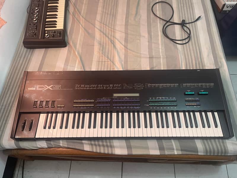 Yamaha DX5 Programmable Algorithm Synthesizer