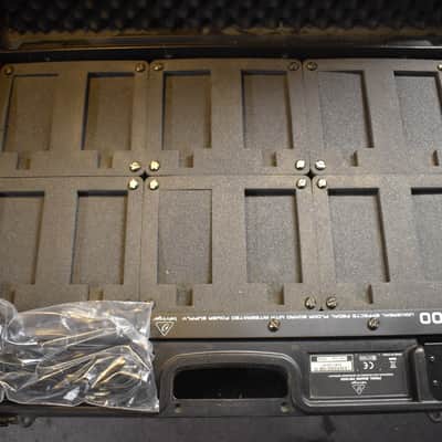 Behringer PB1000 Powered Pedalboard 2010s - Standard image 3