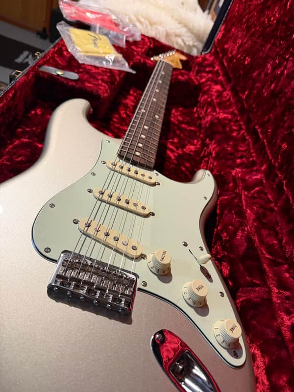 Fender Robert Cray Artist Series MIM -2003-present- Inca Silver xlnt w Fender hardshell case