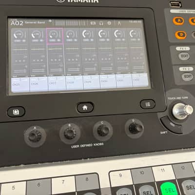 Yamaha TF1 40 Input Digital Mixing Console 2015 - Present - Grey / Black image 3