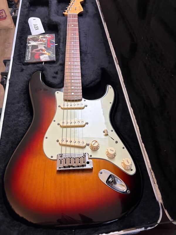 Fender American Deluxe Stratocaster 2011 - 2016