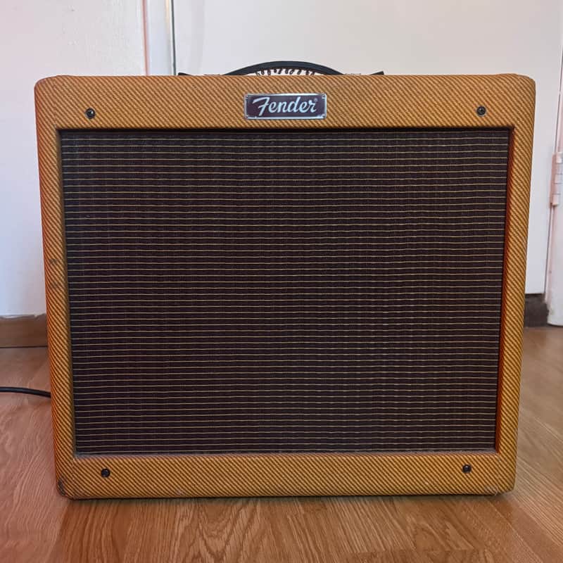 Fender Blues Junior Lacquered Tweed 15-Watt 1x12" Guitar Combo