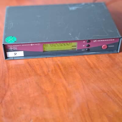 Sennheiser Sennheiser EM300 G2 D True Diversity Receiver – 786–822 MHz – Pro Unit – Low Price Deal image 4