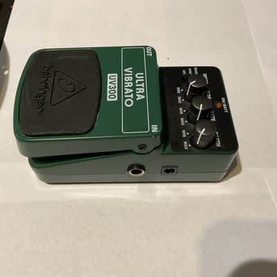 Behringer UV300 Ultra Vibrato Pedal image 3