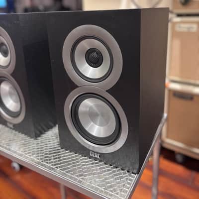 ELAC Uni-Fi UB5 3-Way Bookshelf Speakers by Andrew Jones - Pair - Black image 2