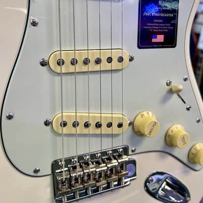 Fender American Vintage II 1961 Stratocaster®, Rosewood Fingerboard, Olympic White image 6