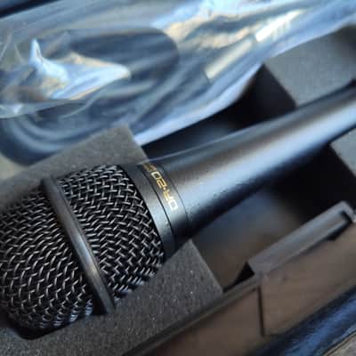 Roland DR-20 Dynamic Microphone image 2