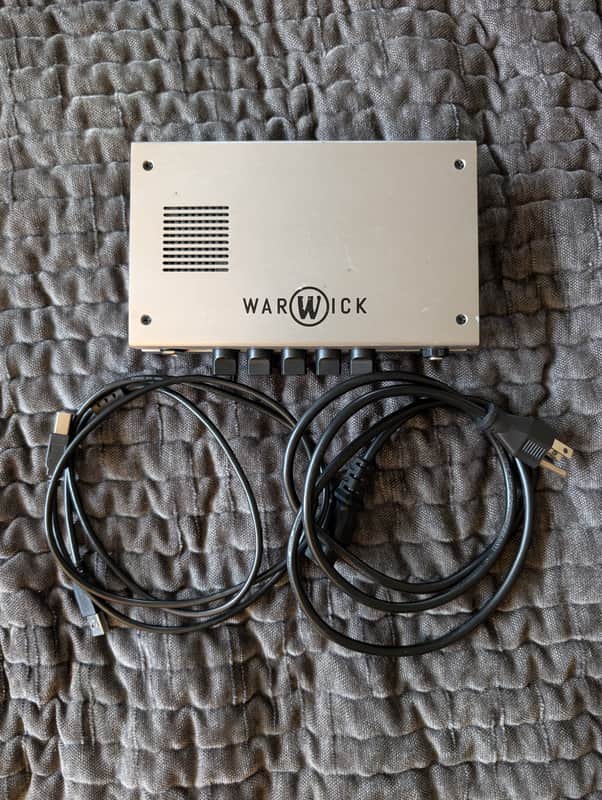 Warwick Gnome i Pro V2 300-Watt Pocket Bass Amp Head with USB Interface 2023 - Present - Silver image 1