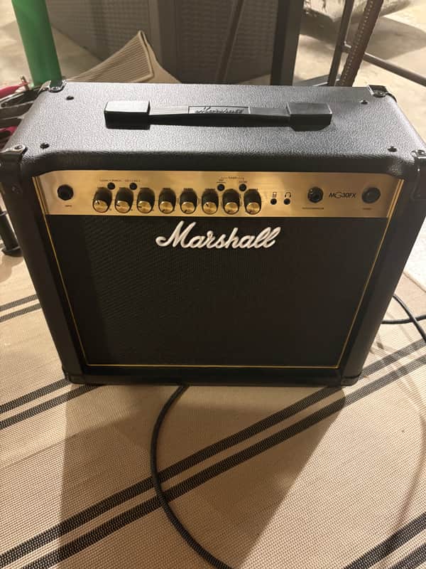 Marshall MG Gold MG30GFX 4-Channel 30-Watt 1x10" Solid State Guitar Combo