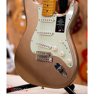 Fender American Professional Classic Stratocaster, Maple Fingerboard, Faded Firemist Gold image 3