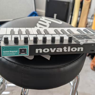 Novation Launchkey Mini 25 MKIV MIDI Keyboard Controller 2024 - Present - Black image 7