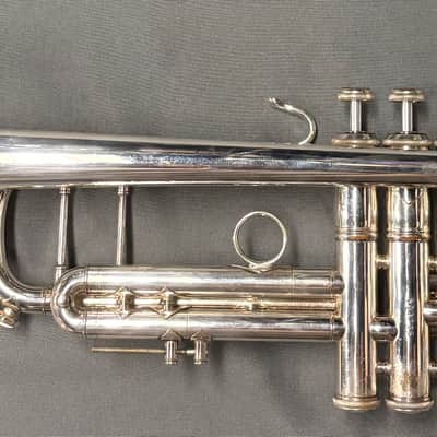 Bach Stradivarius Trumpet Model 37, Silver Finish image 6