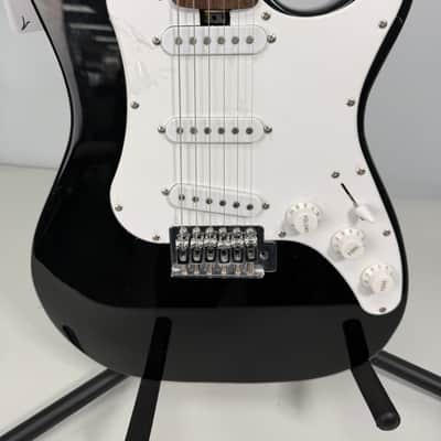 Washburn Lyon - Black image 2