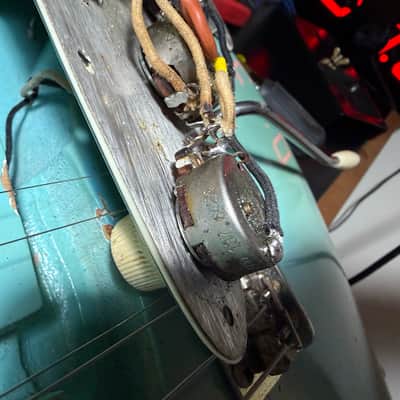 Fender Stratocaster 1964 - Daphne Blue old refin image 12
