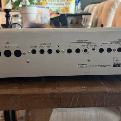 Korg Triton Classic 61-Key Workstation Synthesizer Silver image 11
